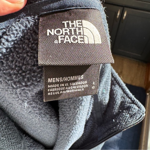 The North Face Men’s Size Large Navy Quarter Zip Pullover Sweatshirt Black Logo - Picture 5 of 14